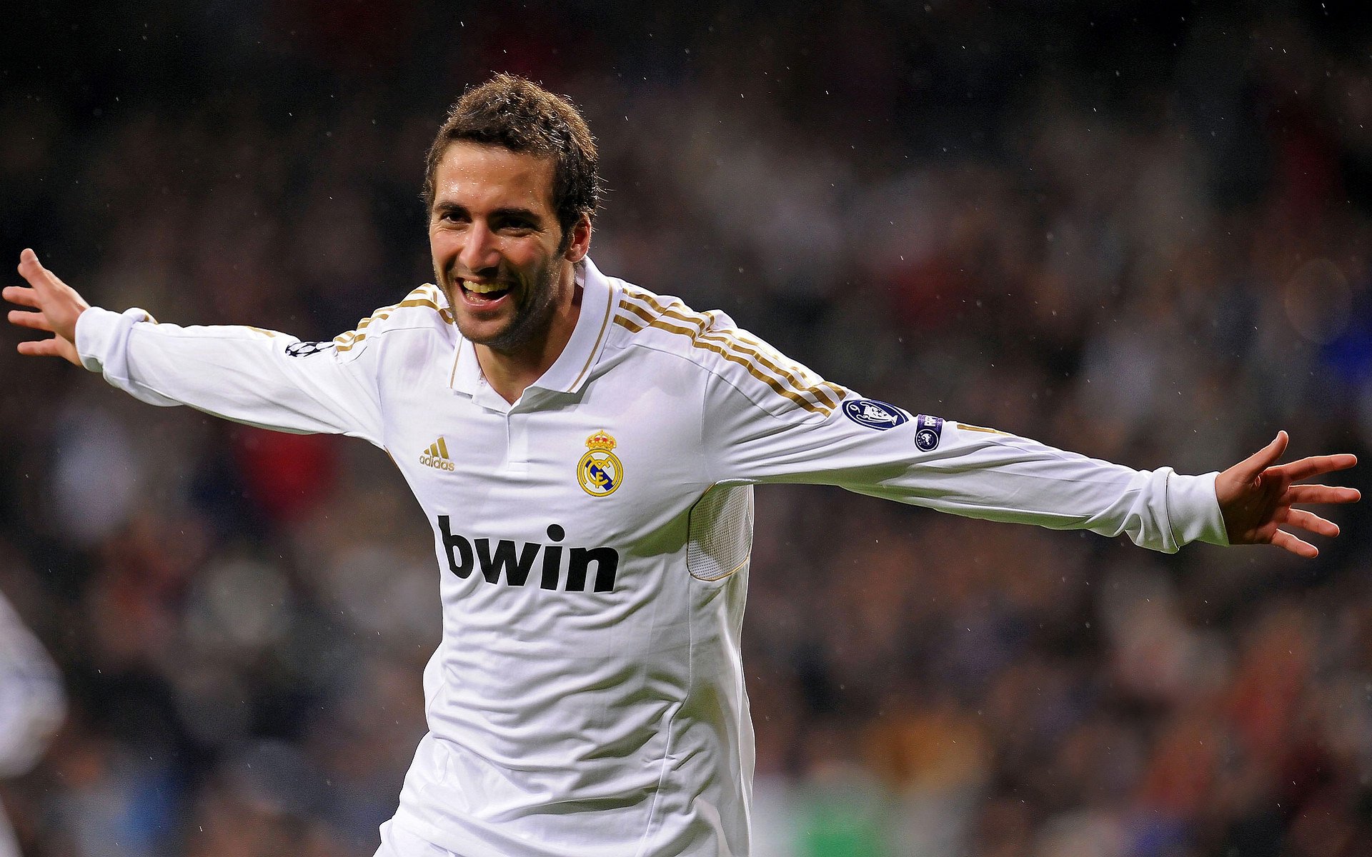 “马丁·高尔西：防守专家的崛起，阿根廷美洲狮队的未来领袖”