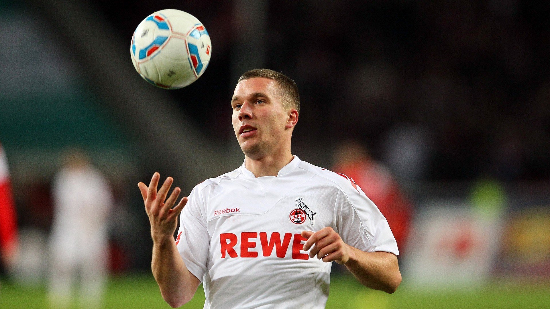 开云体育开云-特斯·冯·迪克：每次传球都精确到位，南非队进攻效率大大提高，冯 斯特拉客